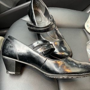 Size 6.5 shoes for crews.